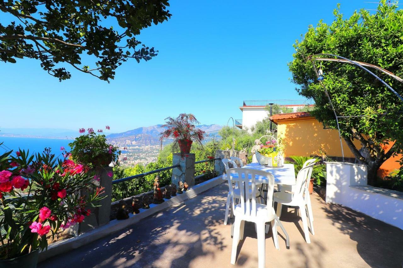 La Rosa Del Sud - De Vivo Realty Sorrento Apartment Luaran gambar