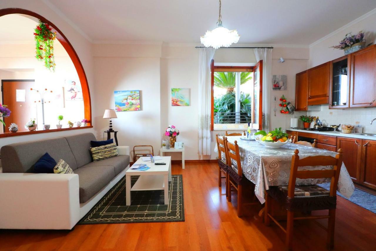 La Rosa Del Sud - De Vivo Realty Sorrento Apartment Luaran gambar